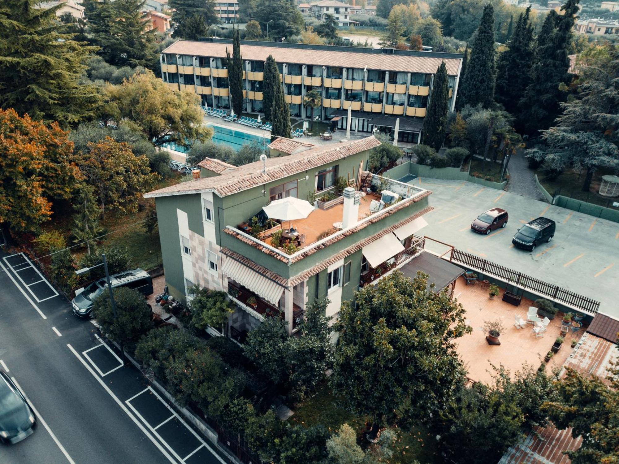 Saoo Hotel Garda  Bagian luar foto